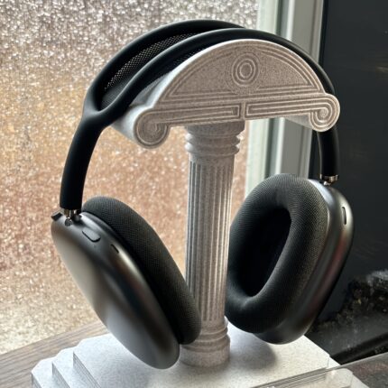 Ancient Rome-Inspired Headphone Holder